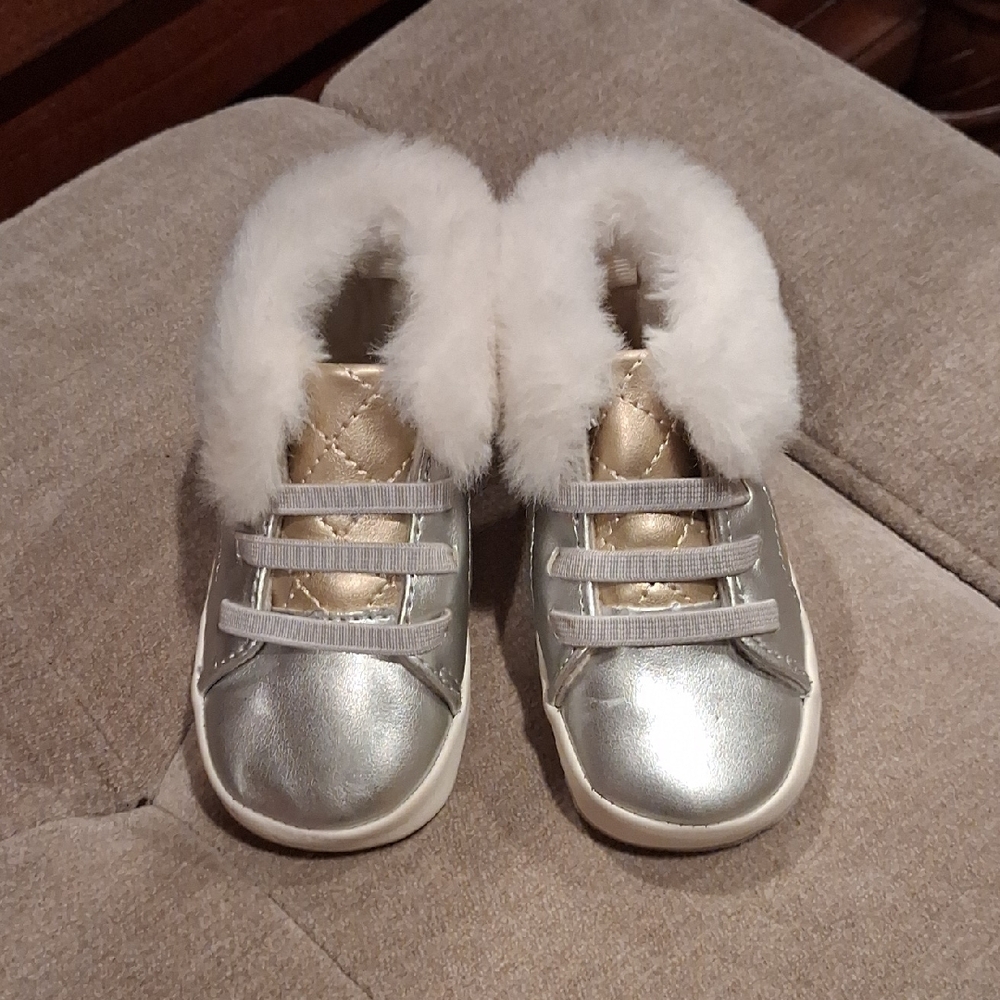 Kids Metallic Silver Fur-Trim Sneaker